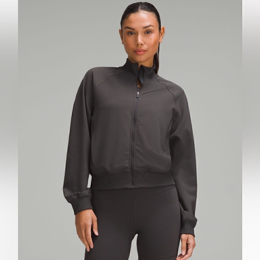 🌟NEW🌟Lululemon🌟Wunder Train Track Jacket Twill Graphite Grey